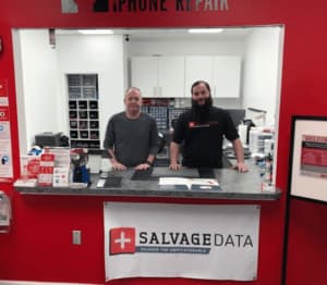 A sign that says salvage data.